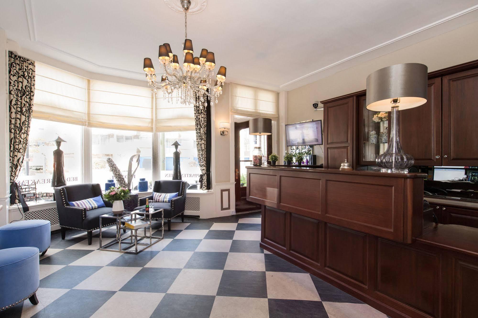& Bella Vista Aparthotel 3*